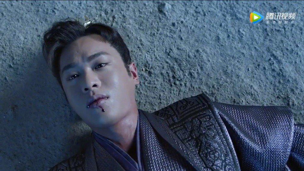 言冰云背后用剑捅了范闲,为了逃避追杀