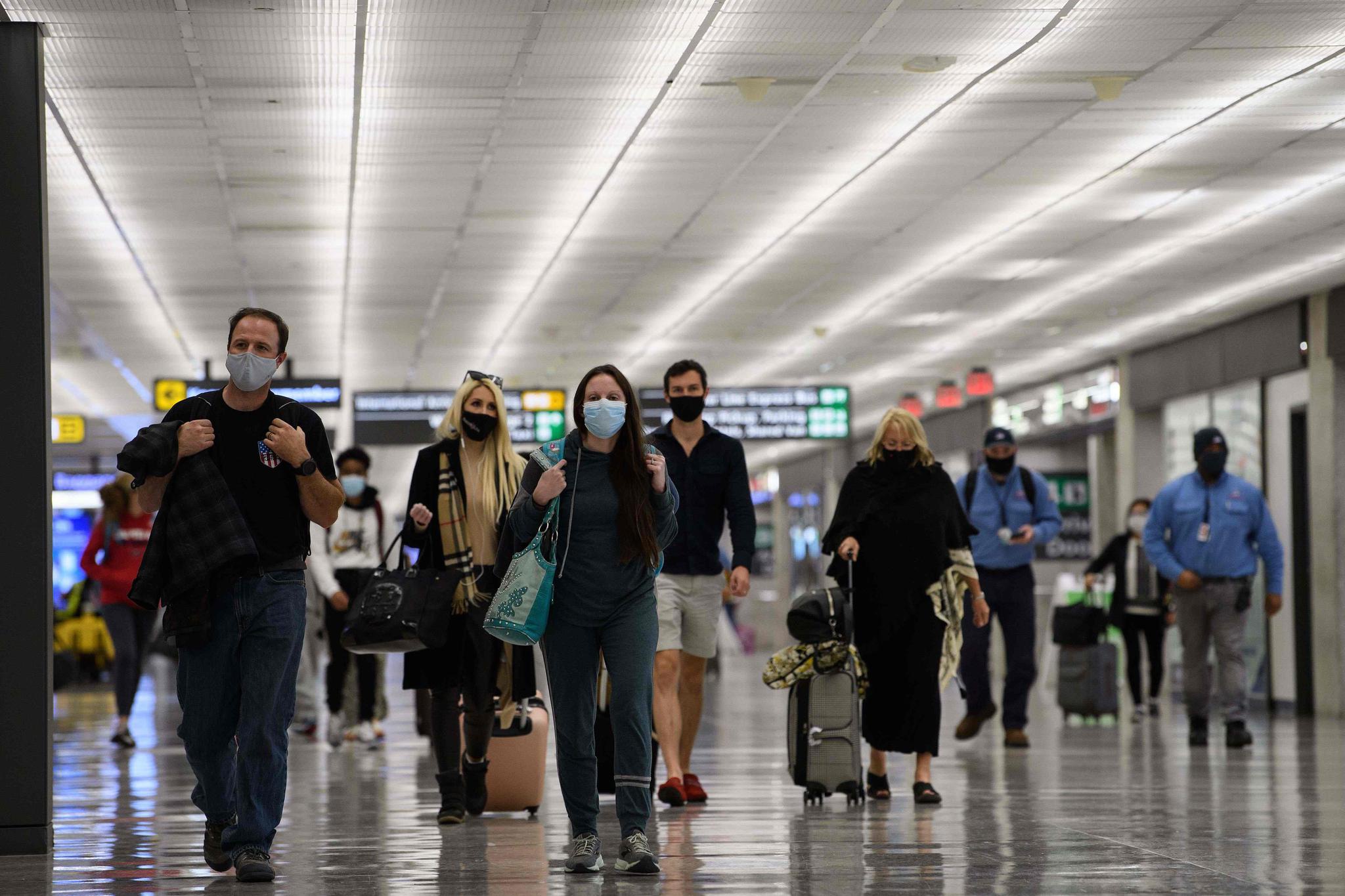 感恩节假期美国航空客流创疫情以来纪录