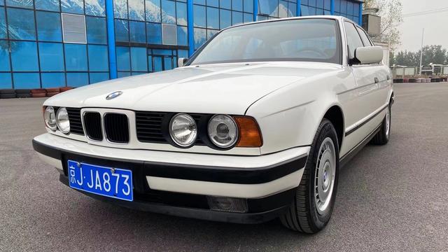 许多"第一次"的宝马情怀车 宝马5系e34