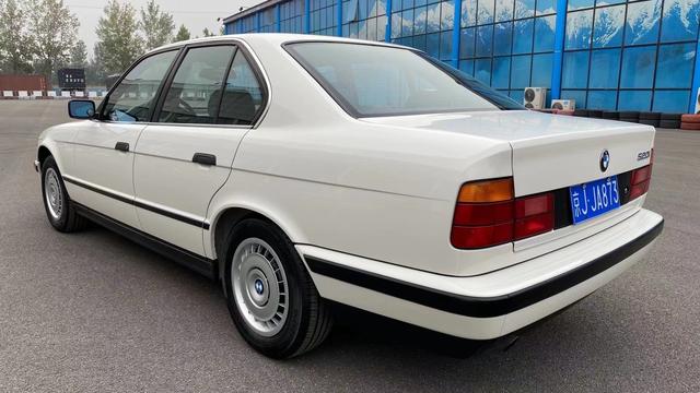 许多"第一次"的宝马情怀车 宝马5系e34