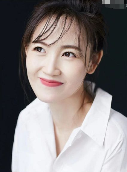 马蓉还配文"2020最后一个月,别懈怠,别退缩,加倍珍惜,加倍努力,向着