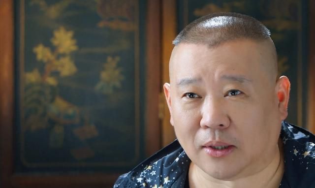 郭德纲经历了种种辛酸,建社之初便遭遇风波,随后曹云金,何云伟,刘云天