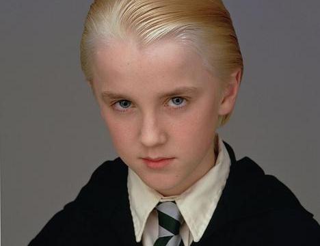 《哈利波特》罗恩演员当奶爸,破了吉尼斯纪录,网友:韦斯莱之光