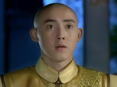 班杰明骑马带小燕子回宫,小桌子小凳子他们拖住皇后!