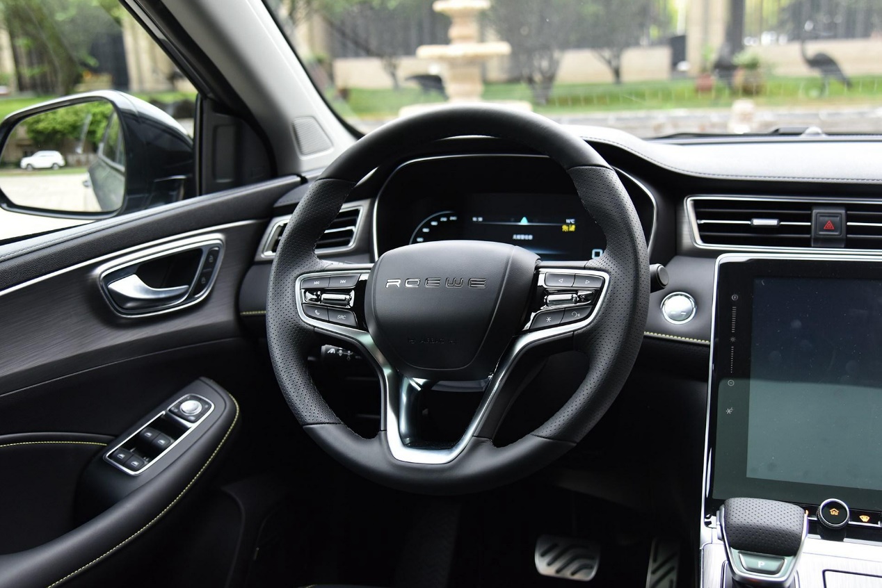 售价不到12万,荣威rx5 plus贺岁精选版值不值?