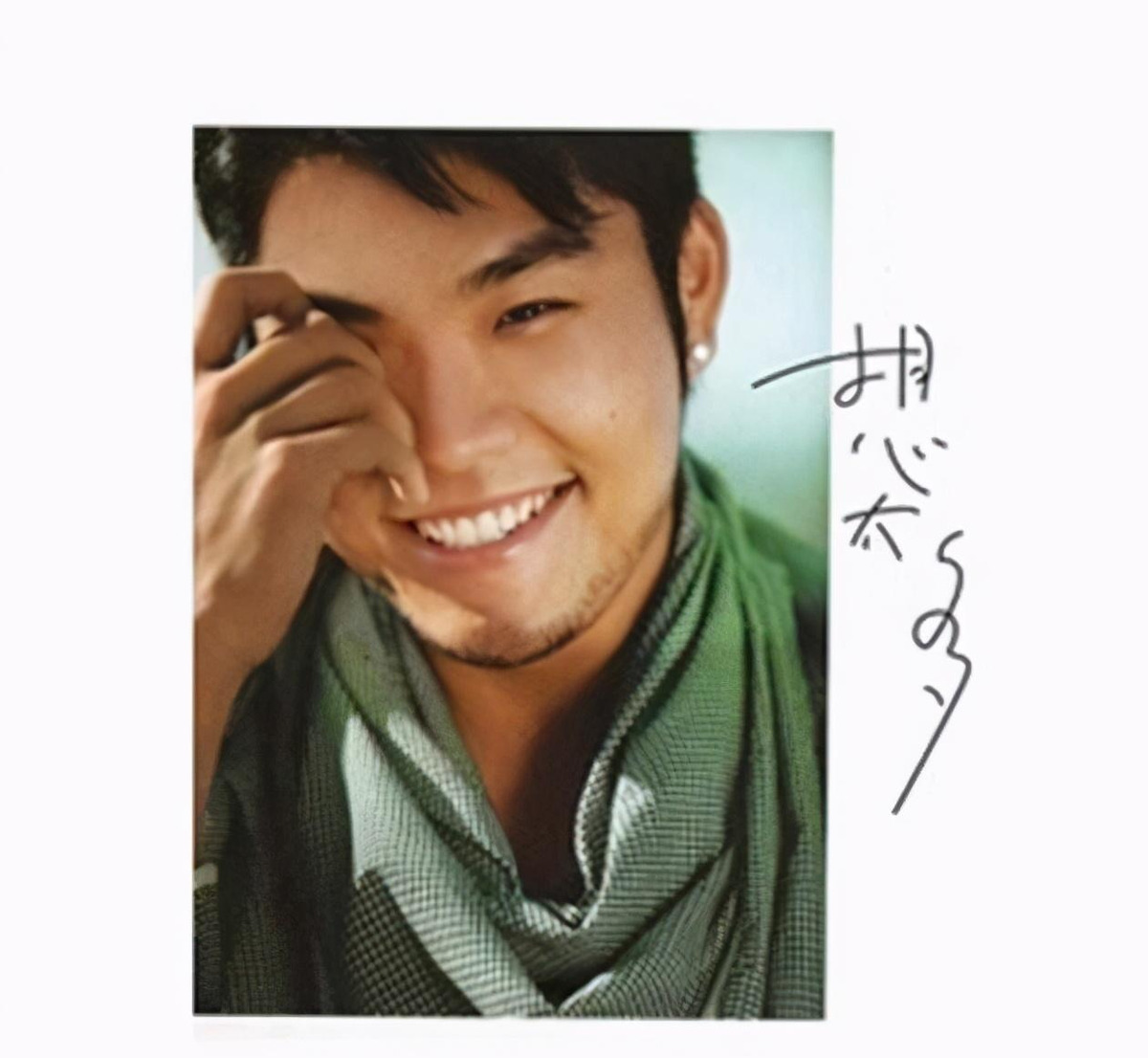 即使年岁相隔也不能阻止李玖哲与她的姐弟恋让人既羡慕又欣喜