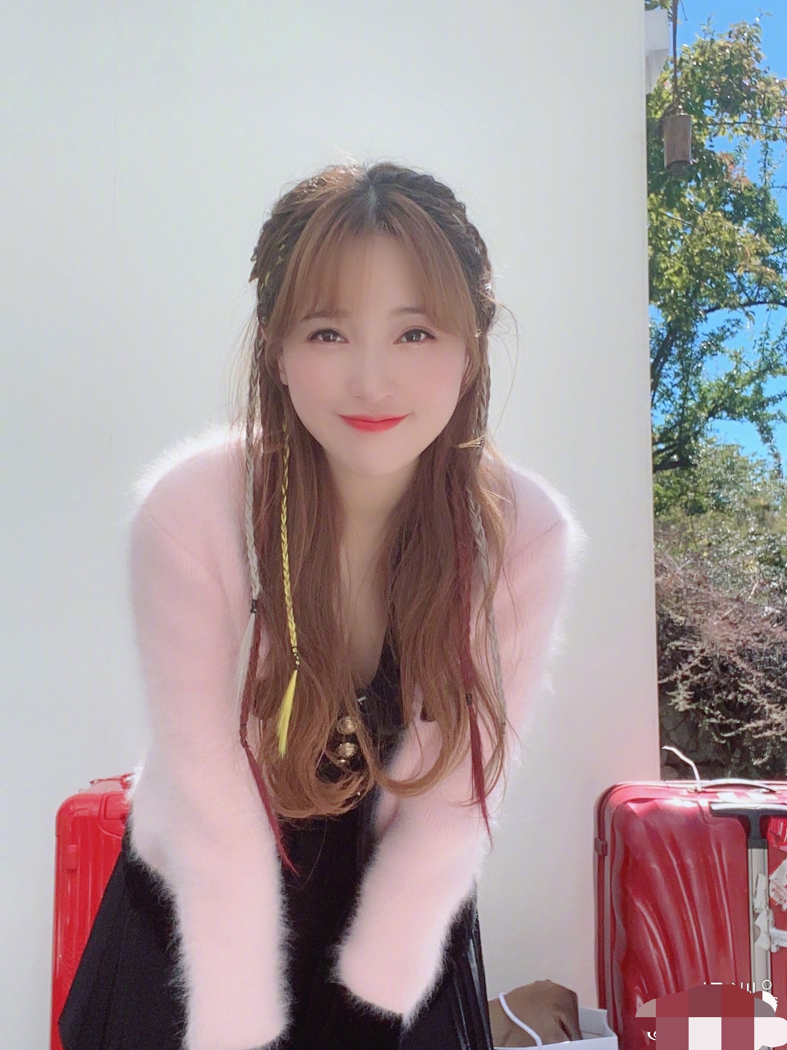 耿斯汉甜蜜表白金莎,金莎回应略尴尬,是对盛况念念不忘?