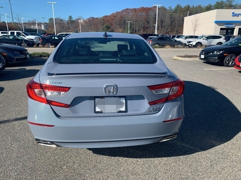 本田雅阁改款现身,水泥灰配色 运动套件质感足,配2.0t动力