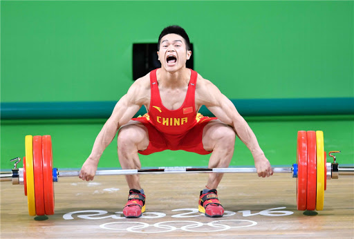 相比力量举重运动员的弹跳才是最逆天的能力