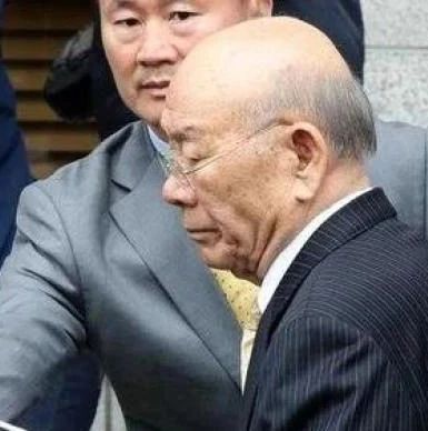 韩国前总统全斗焕获刑,检方:量刑太轻