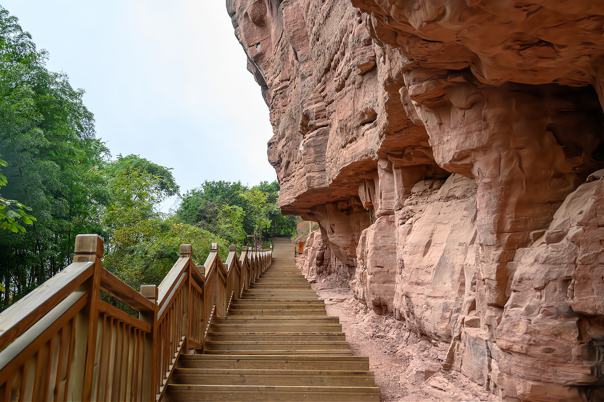 江西被忽略的名山典型的丹霞地貌景观苏东坡曾来此游历
