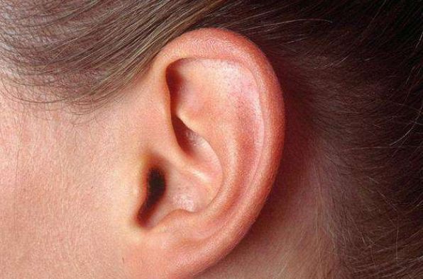 从耳朵看命运,下面几种形状一生富贵无忧,看看你是吗