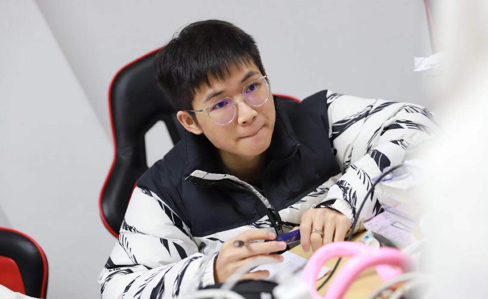 kpl单身人设不可立萧玦晒女友被夸而久诚却深陷炒饭事件