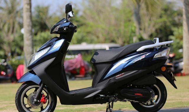 配置一般,售价却近万元!实拍解析御鲨125:这样的本田你买账吗