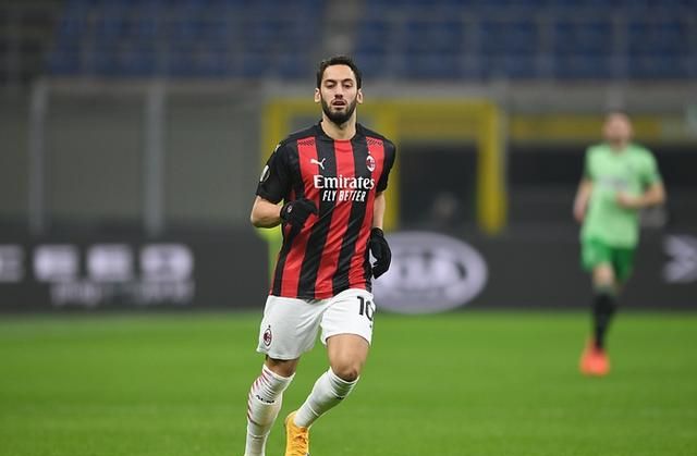 豪格传射建功,ac米兰落后不慌,逆转获胜!