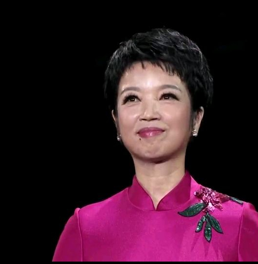 央视著名主持人特型演员黄薇,自曝拍戏21年从来不敢与刘劲对视__财经