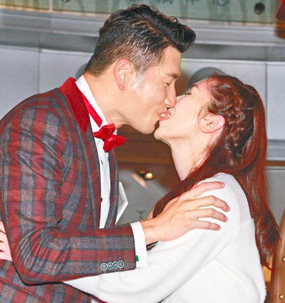 51岁袁文杰领证!与小7岁女友秘密同居多年,不介意对方离过婚