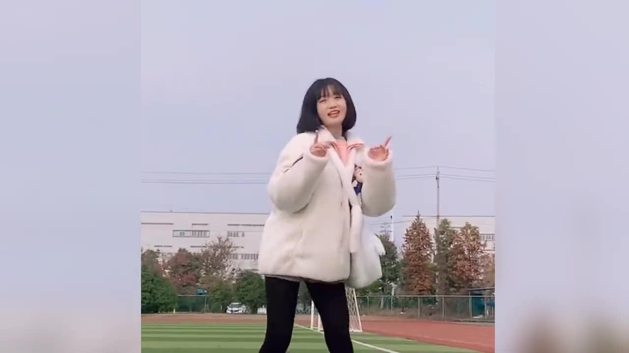 可爱的江淼侠小姐姐,心都萌化了!