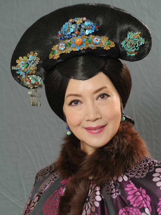 单靠后台强硬?有着教科书般演技的谢雪心,始终是实力派不老绿叶