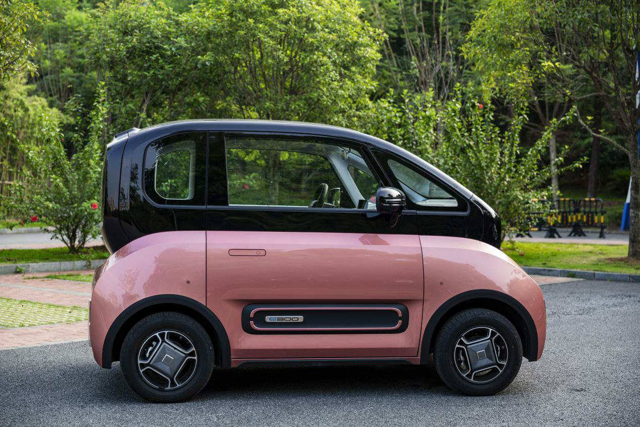 城市限行加码,新能源车成"香馍馍",不怕堵车的e300可考虑-新浪汽车