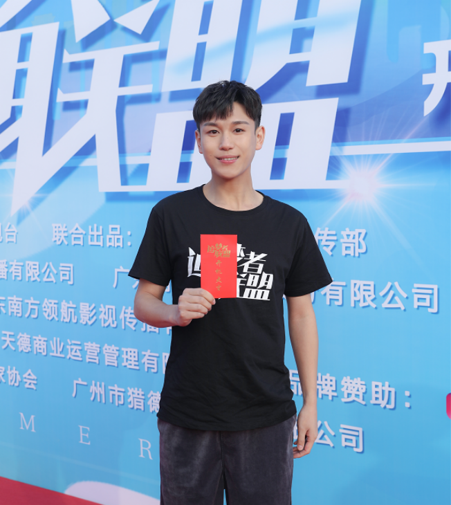 然后就是李欣燃,李欣然她也是一个很有实力的女演员,而且她出演的作品