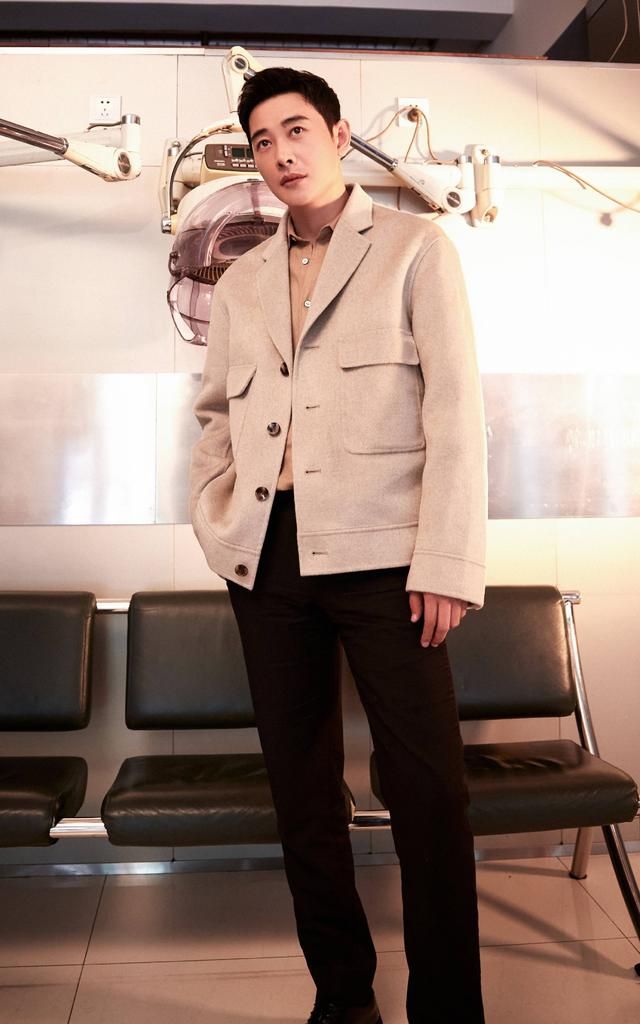 演员罗晋最美表演中演技卓越先来看儒雅气质的帅照