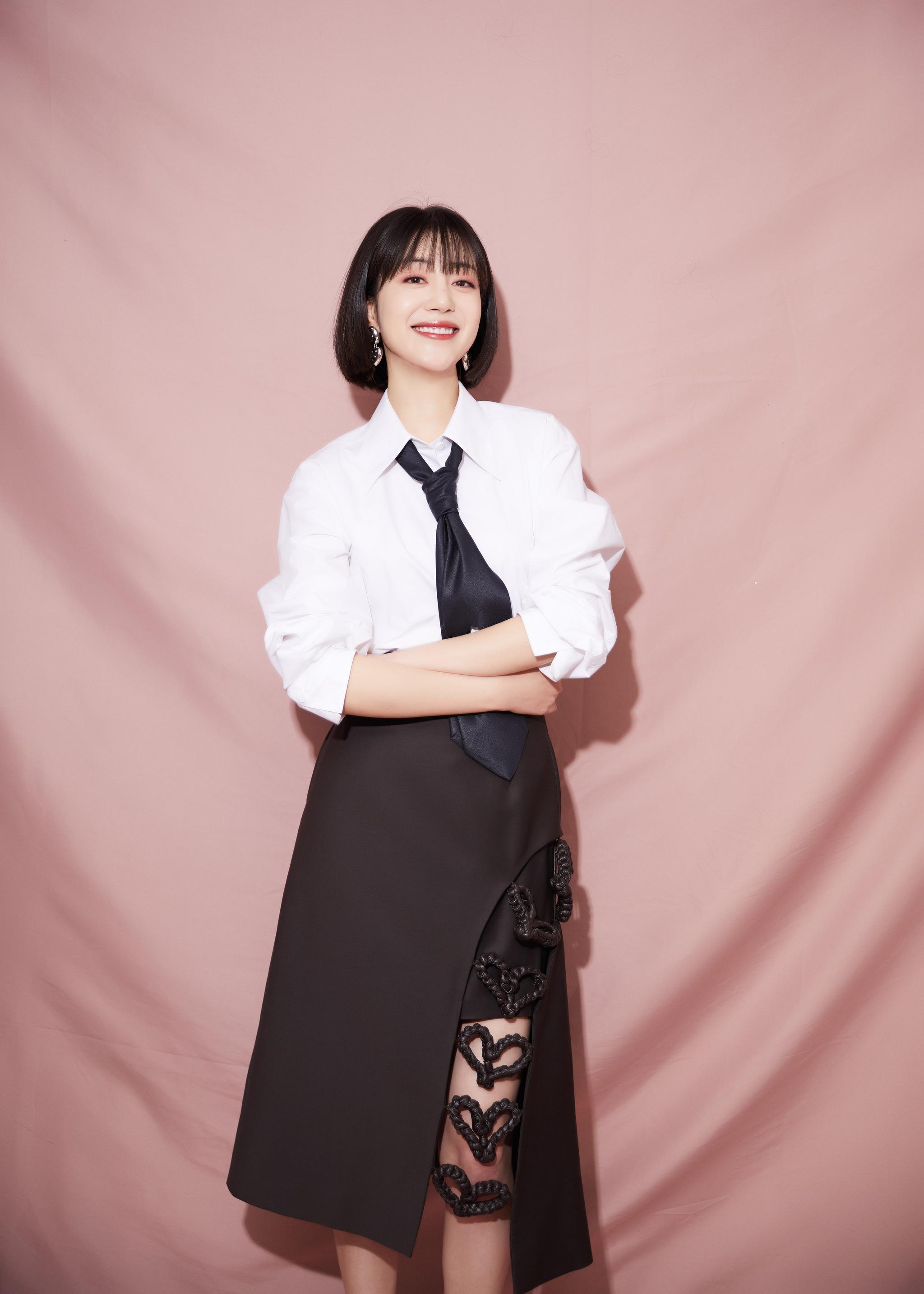 李溪芮出席"轻松筹"公益盛典,将更加积极参与公益事业