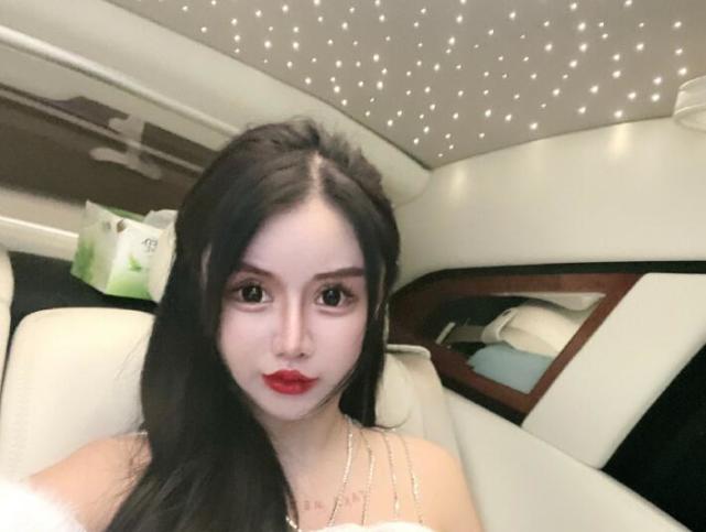 花400万整容还不够网红小z娜娜称马上要做人中和全脸磨骨