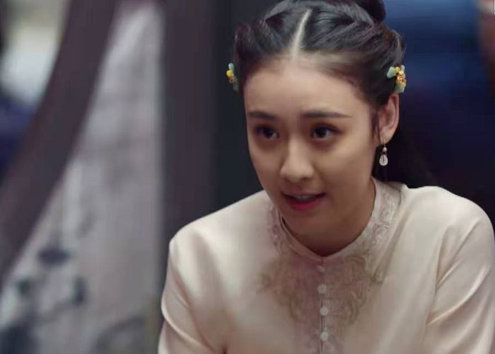 的心中也开始多了许多疑问,问的最多的就是"小玄子"究竟让谁做的眼线?