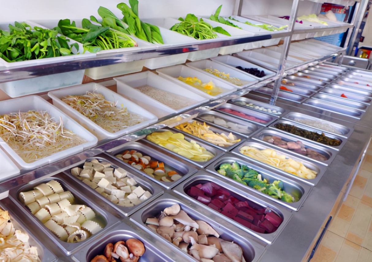 吃麻辣烫,多拿这5种食材,不压秤,好吃又营养,老板气得直瞪眼