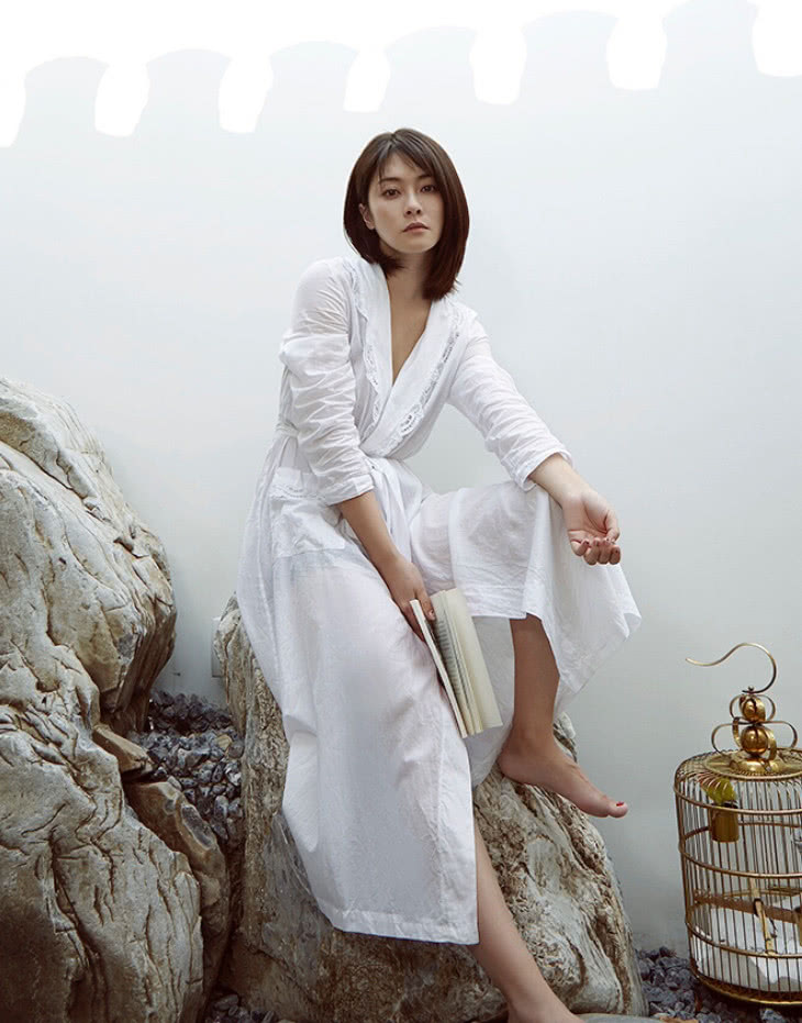 她就是朱锐,从安徽艺术学院毕业后,入职芜湖电视台,成了台里最年轻的