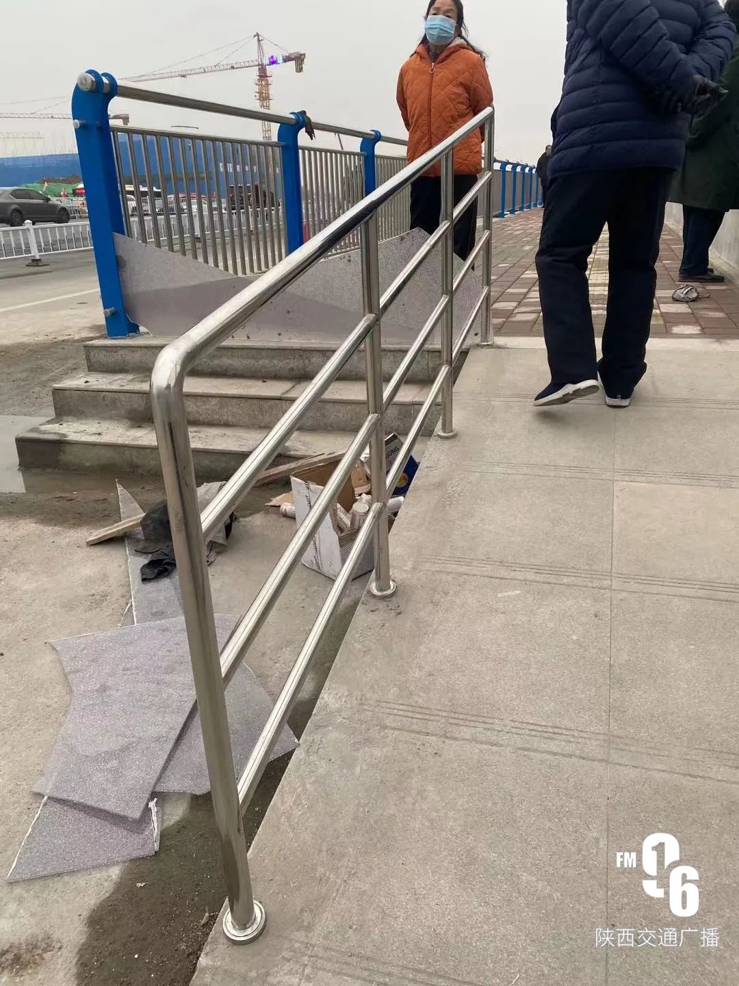 告别太滑路改造后的西安太华路立交辅道全新亮相