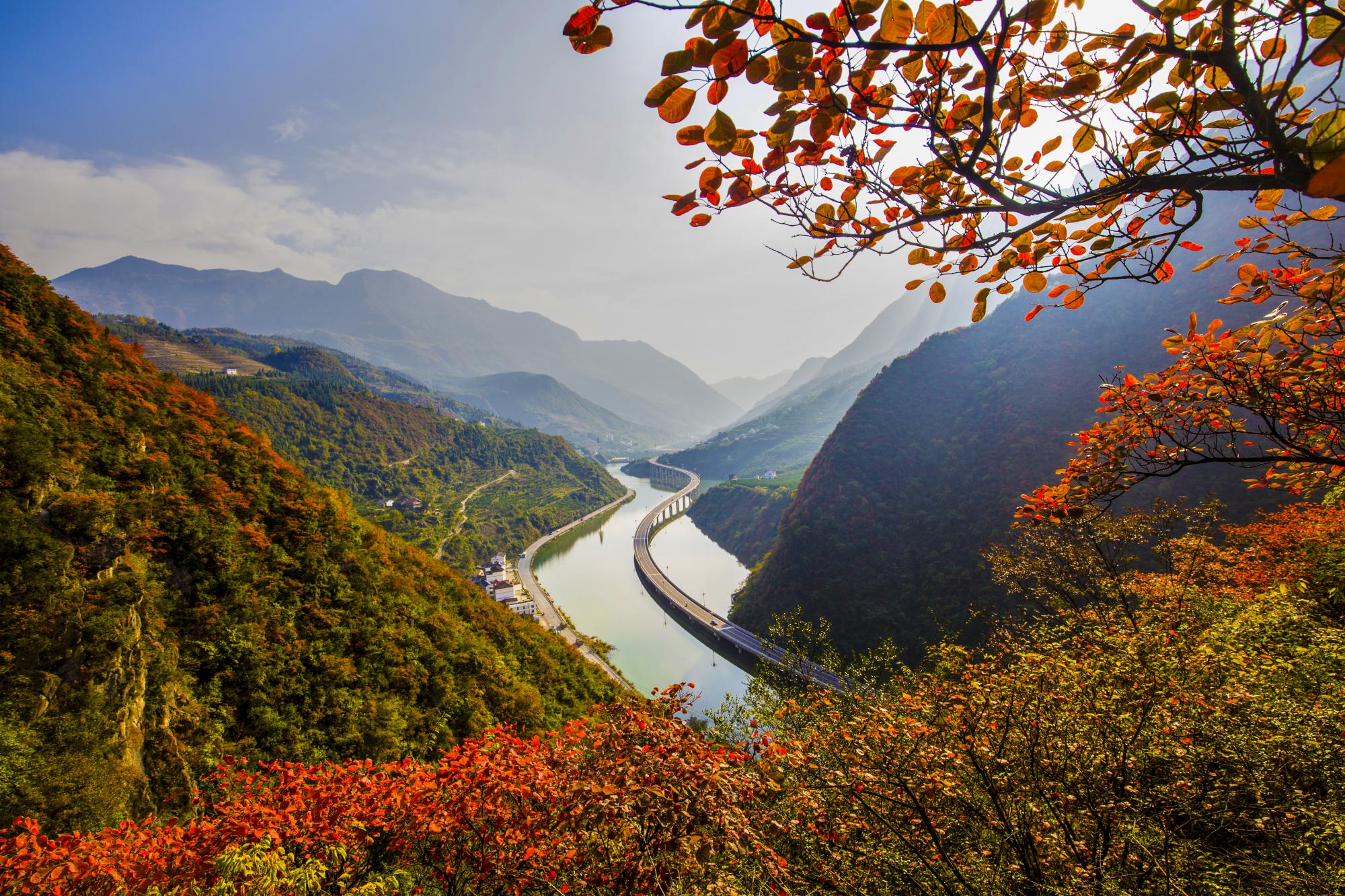 第20届中国平遥国际摄影展中华摄影报之《色影香溪》__财经头条