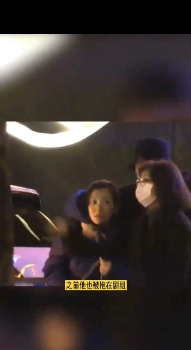 雷佳音深夜与女子举止亲密,雷大头发文回应：你没搭过女人肩吗休闲区蓝鸢梦想 - Www.slyday.coM