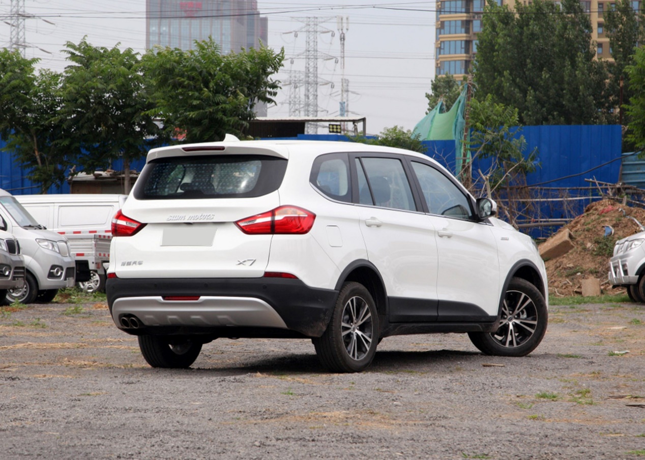 品牌是从意大利买来的,造型是特别中庸的,斯威x7的存在感低-新浪汽车