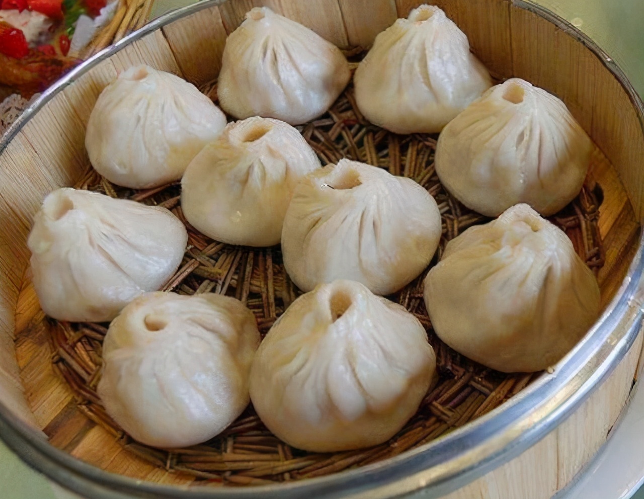 其实在北方只要走在街上小都是可以看到"杭州小笼包",但是这样的小笼