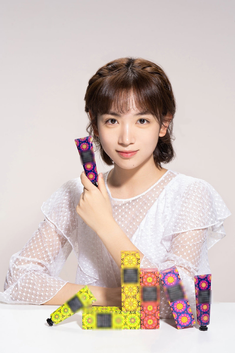 首位中国品牌形象大使代露娃甜美可爱未来可期