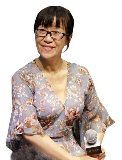 瘫诗人余秀华成名后怒甩丈夫这个月离婚15万下个月10万