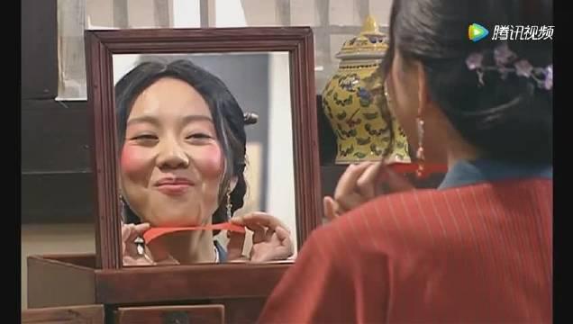 佟湘玉腮红画的像猴子屁股,依然觉得自己沉鱼落雁,闭月羞花