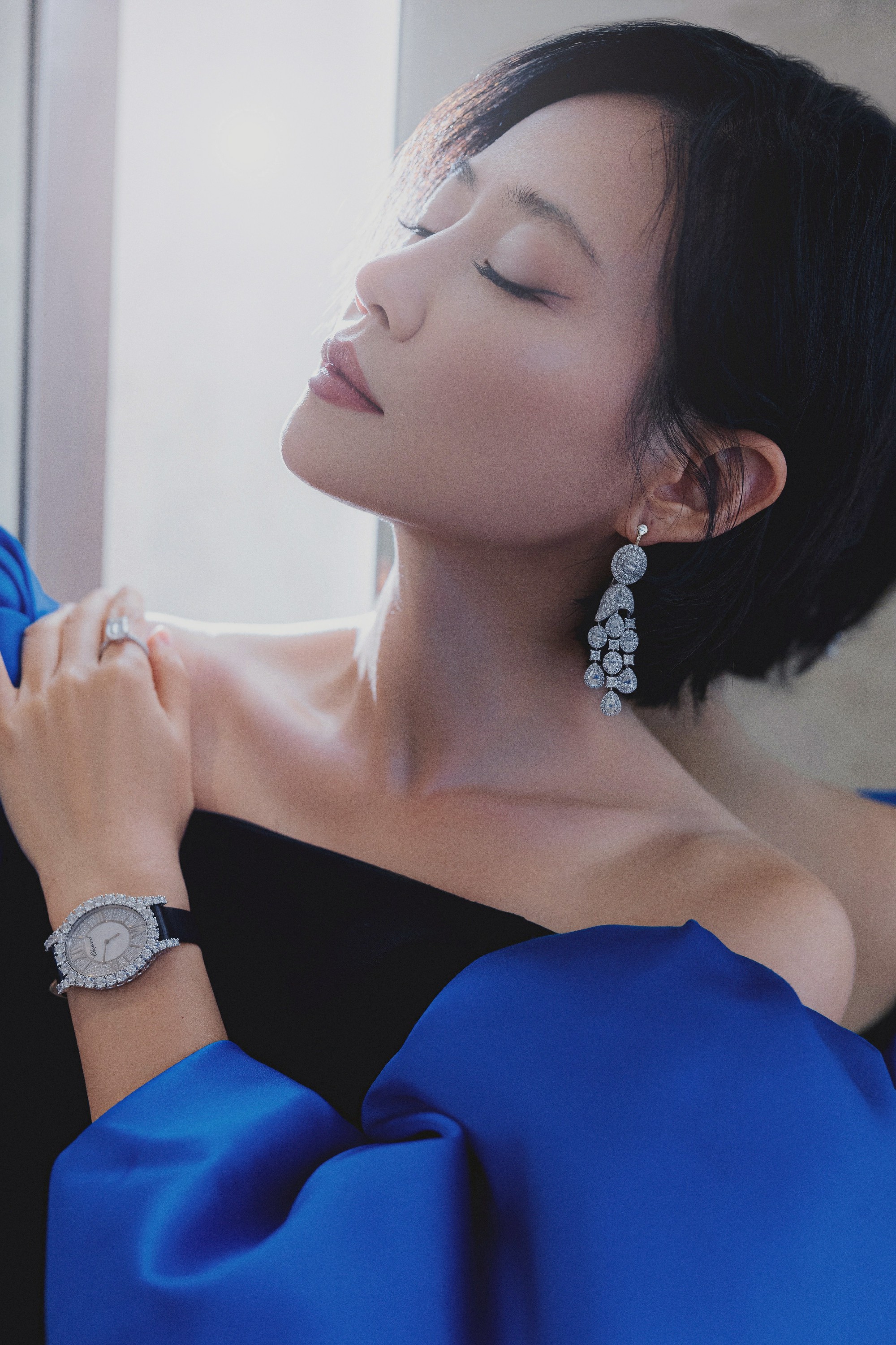 谭卓出席尚流tatler ball 获颁萧邦致雅女性力量大奖