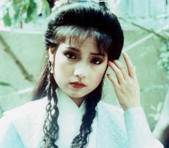 她与张曼玉齐名,与苗侨伟恩爱28年,如今儿女双全成人生赢家|戚美珍