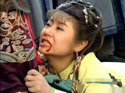 女星在古装剧的吐血桥段,哪个演得更逼真?