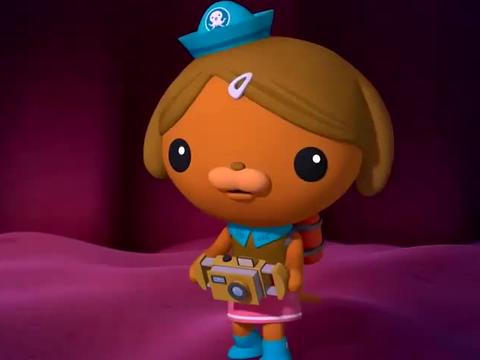 海底小纵队:大家找到鲸鲨嘴,这家伙嘴闭得得死的,得想办法出去