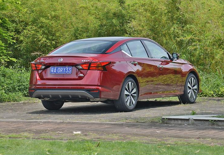 22万落地日产天籁,开了8750公里,车主直言有话要说