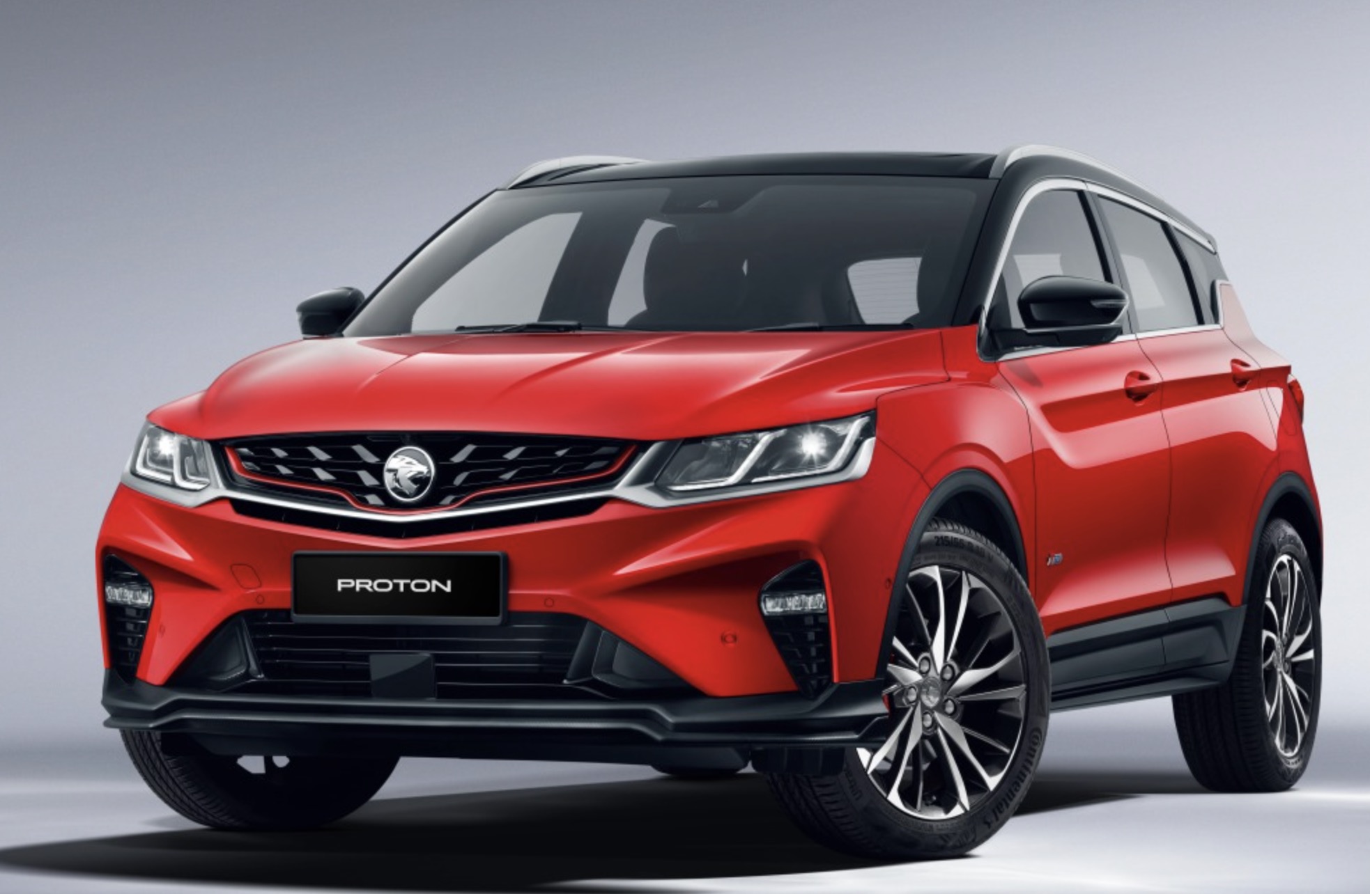 不仅如此,宝腾x50还兼容了安卓系统与苹果系统手机投屏功能,驾乘者可