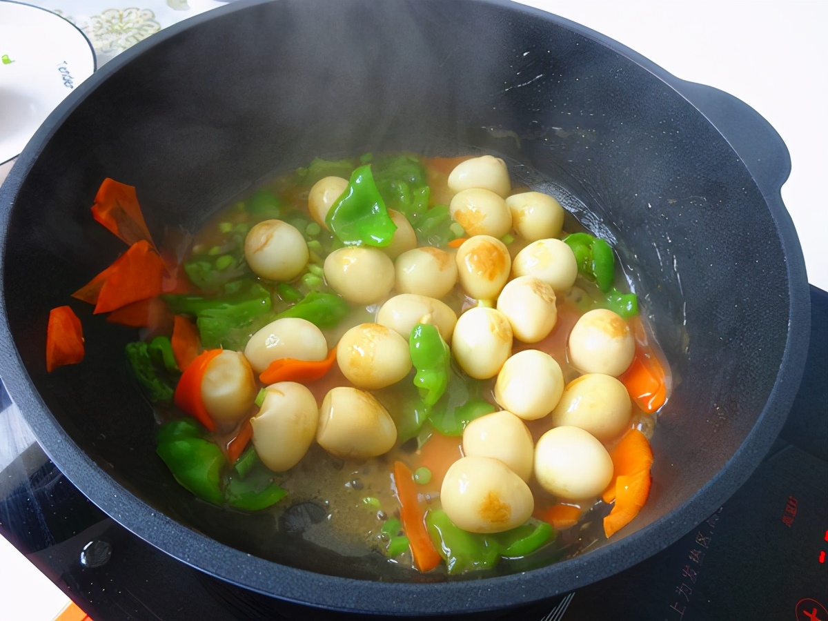 教你做一道家常小炒鹌鹑蛋的做法光滑细腻有弹性简单又好吃