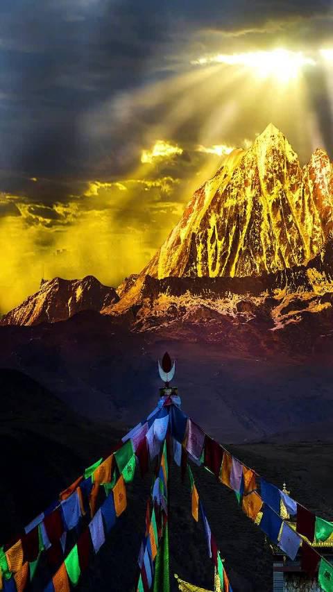 早鸭,今早冈仁波齐一瞬间的日照金山,给你好运