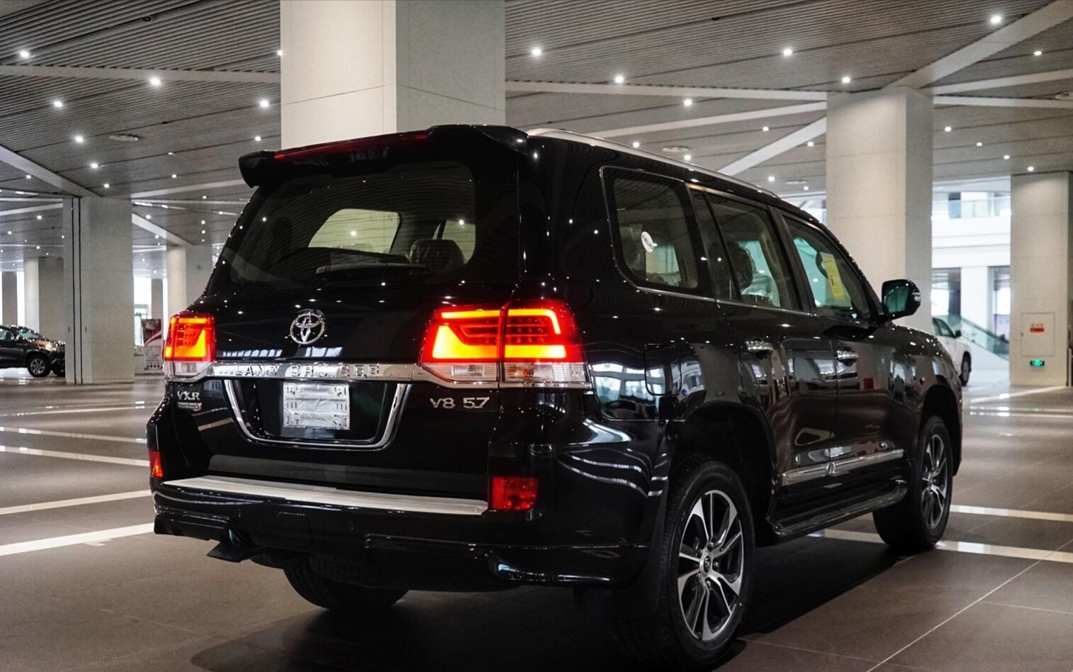 新款兰德酷路泽来啦,颜值大增,3.5t 四驱,造型比x5霸气