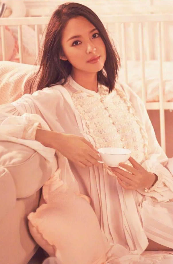 张梓琳优雅大方,拥有一双最纯粹的眼睛,你有没有被她圈粉?