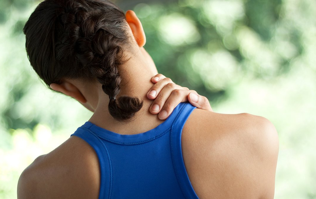 9个颈部拉伸动作,每天9分钟,保护脆弱的颈椎,告别酸痛与僵硬